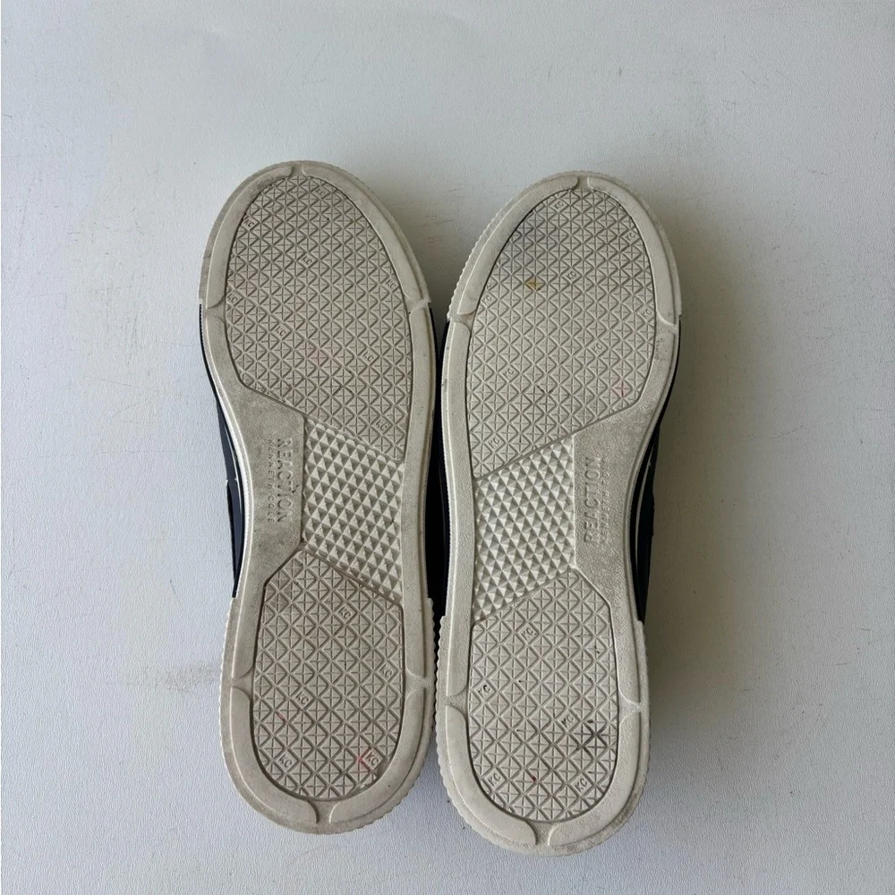 Kenneth Cole reaction Ankir navy blue slip on boat shoes size 9 white trim 90s